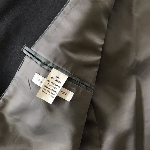 Geoffrey Beene Men’s suit jacket and pants - Picture 3 of 8